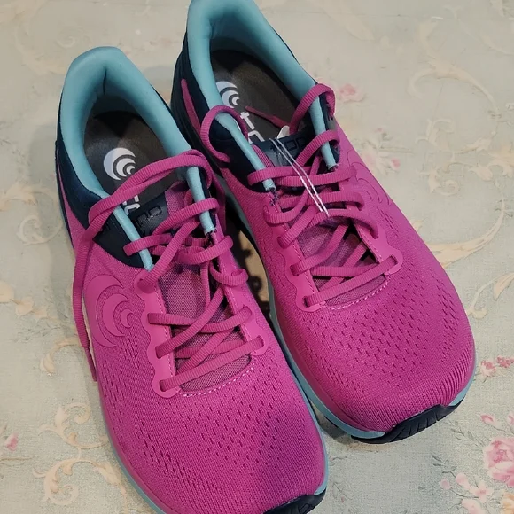 Women's TOPO Ultrafly 4 Athletic Tennis Shoes - Picture 1 of 15